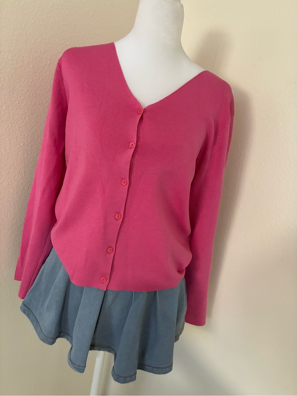 Silk blend bright pink cardigan 💘💐